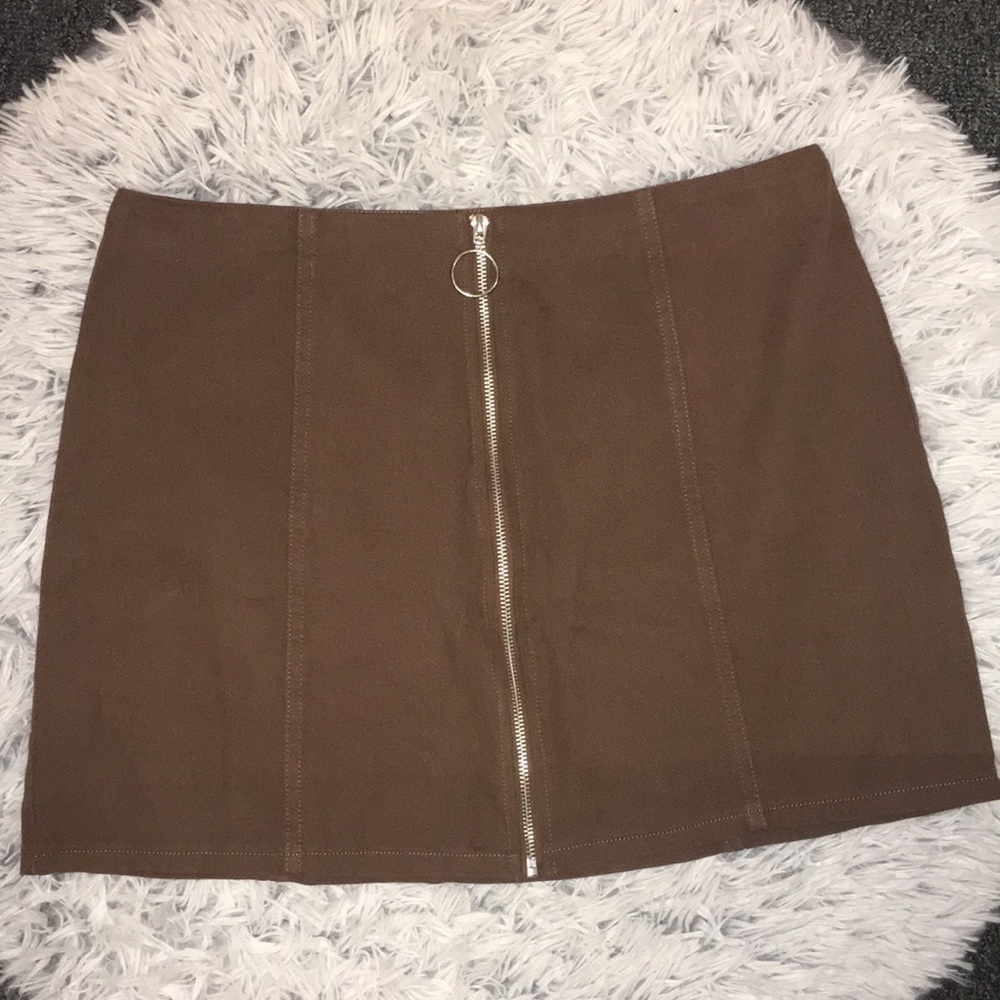 Brown skirt with zipper. Size xL